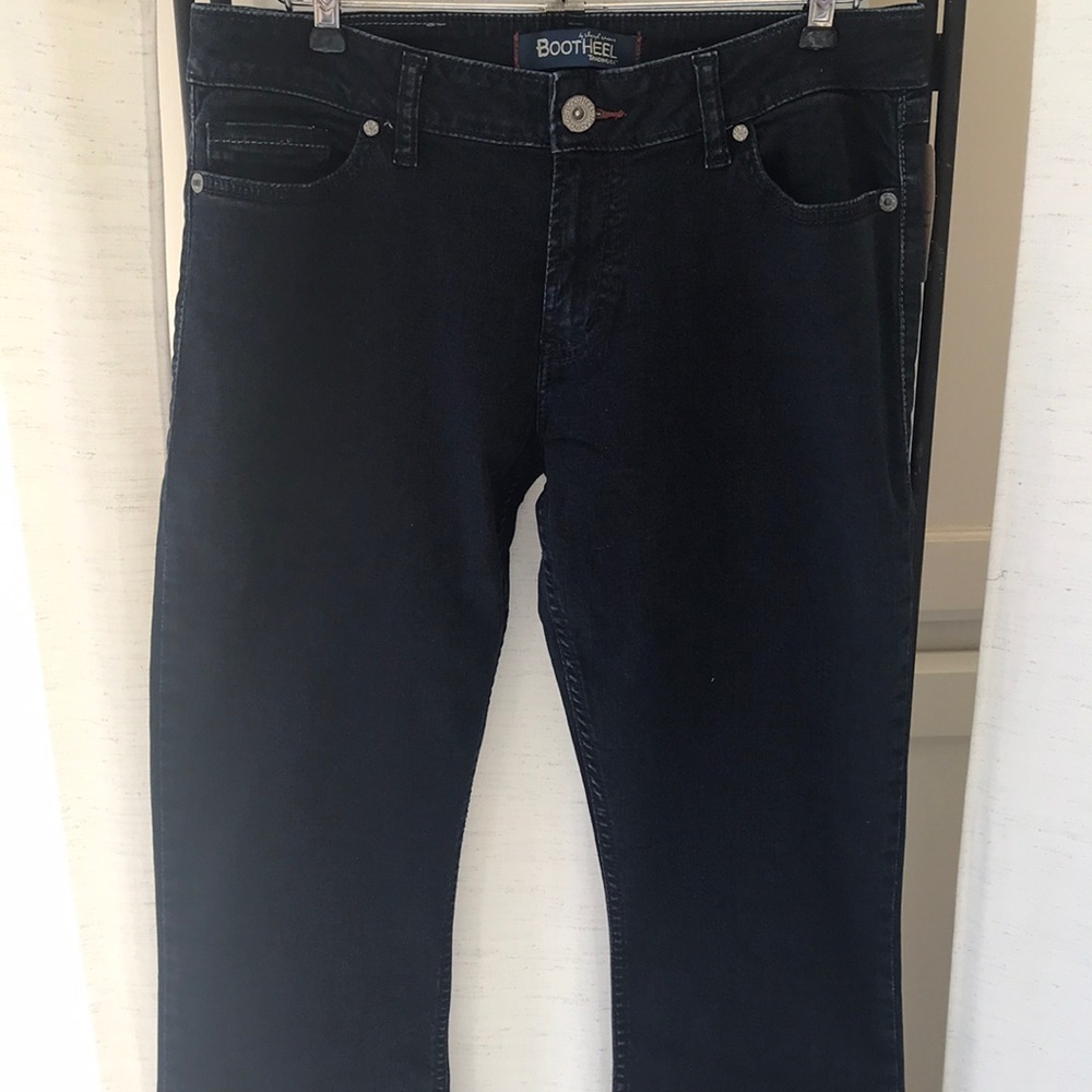 NEW! Dark denim w stretch Rock Vintage Waist 30 Size 8 Length 32 blue jeans